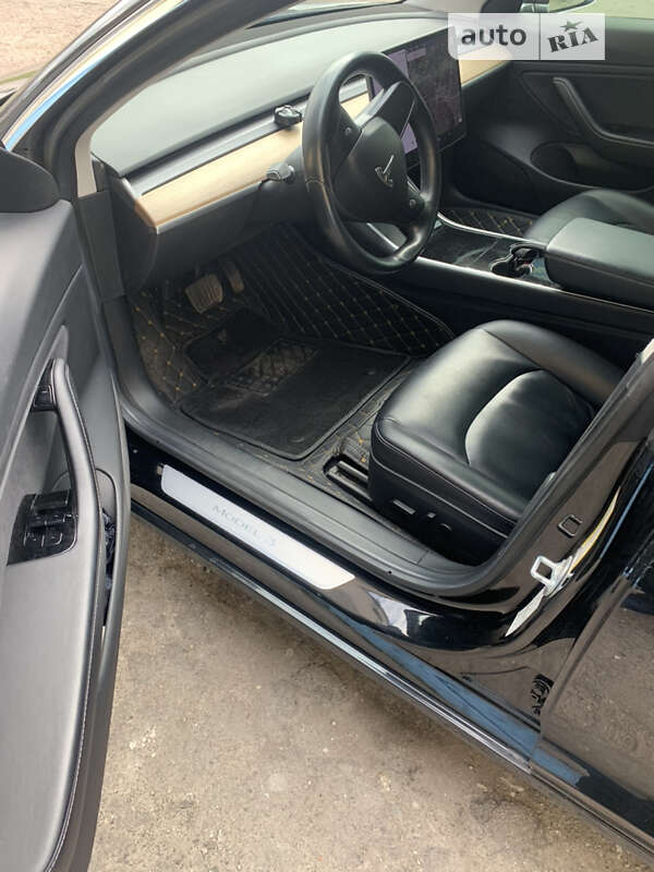 Седан Tesla Model 3 2017 в Каменском