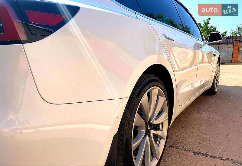 Седан Tesla Model 3 2018 в Чернівцях фото 5 Седан Tesla Model 3 2018 в Чернівцях