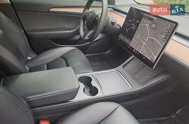 Седан Tesla Model 3 2021 в 