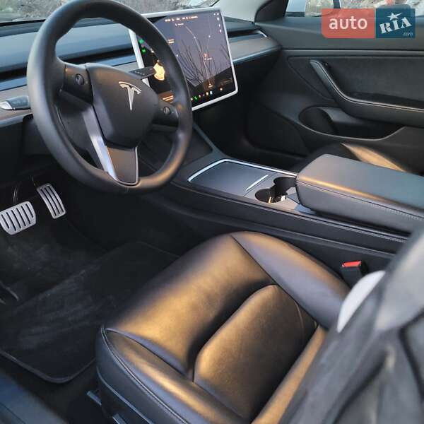 Седан Tesla Model 3 2021 в Миколаєві