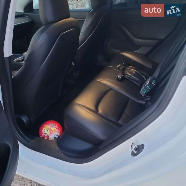 Седан Tesla Model 3 2021 в Миколаєві