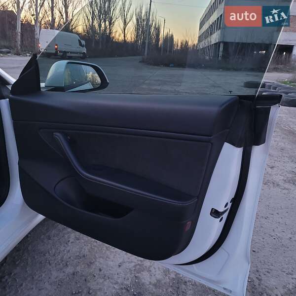 Седан Tesla Model 3 2021 в Миколаєві