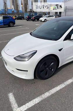 Седан Tesla Model 3 2022 в Киеве