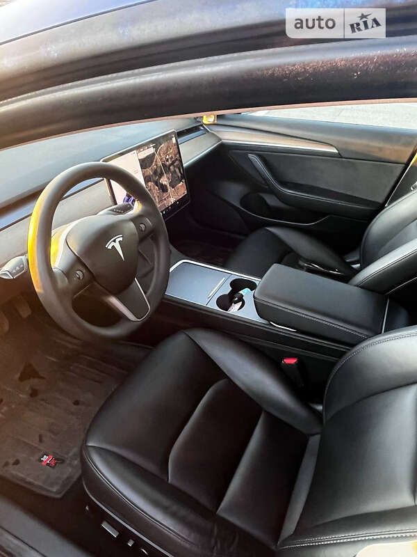 Седан Tesla Model 3 2021 в Киеве