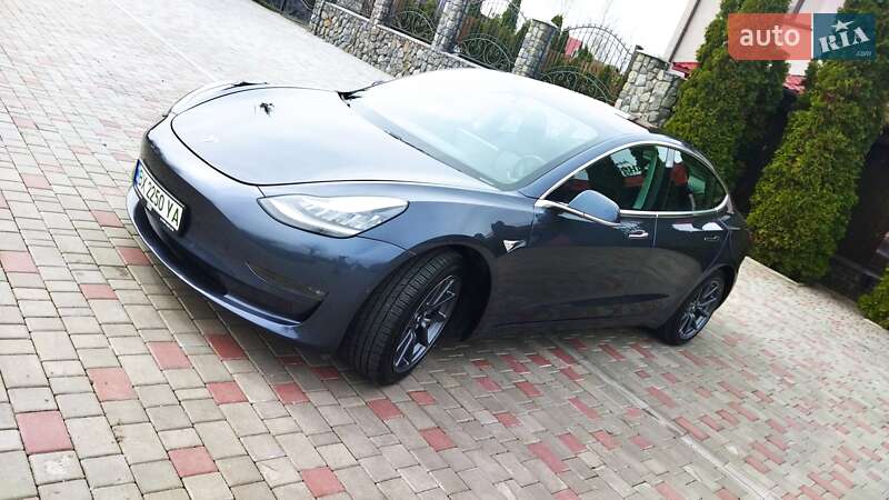 Седан Tesla Model 3 2018 в Староконстантинове