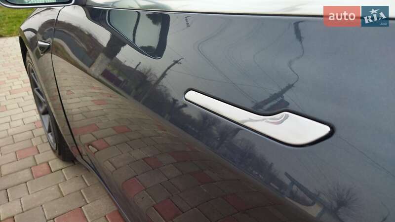 Седан Tesla Model 3 2018 в Староконстантинове