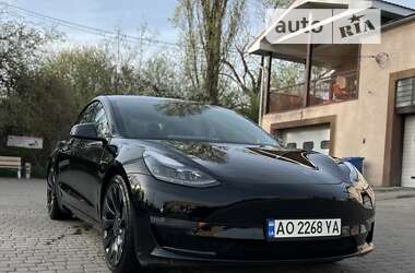 Седан Tesla Model 3 2021 в Ужгороді