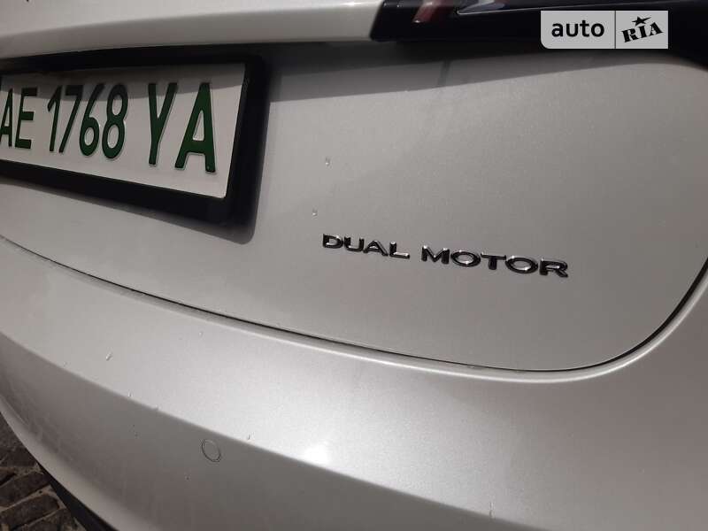Седан Tesla Model 3 2022 в Дніпрі