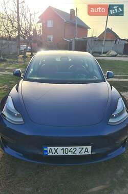 Седан Tesla Model 3 2021 в 