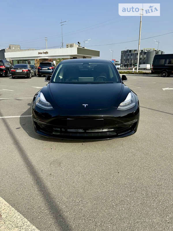 Седан Tesla Model 3 2019 в Киеве
