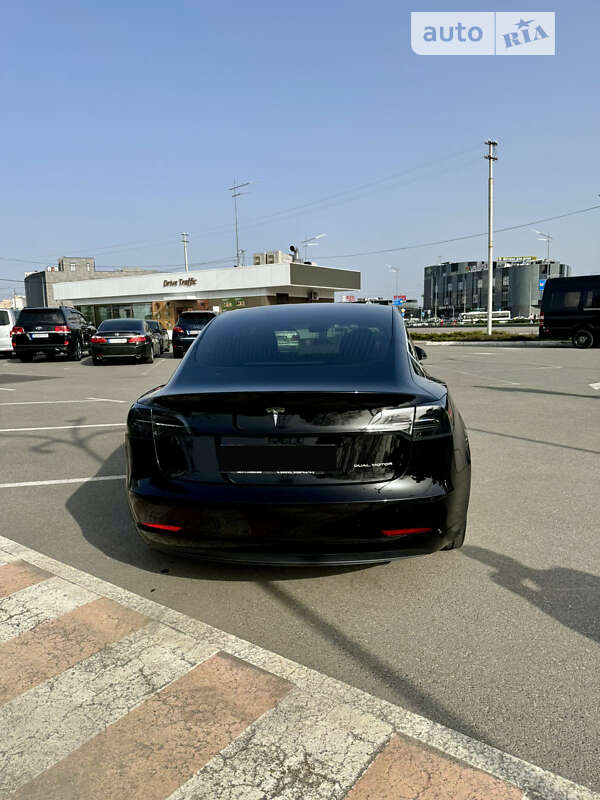 Седан Tesla Model 3 2019 в Киеве