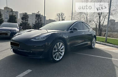 Седан Tesla Model 3 2019 в Києві