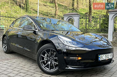 Седан Tesla Model 3 2018 в Львове