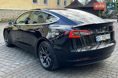 Седан Tesla Model 3 2018 в Львове