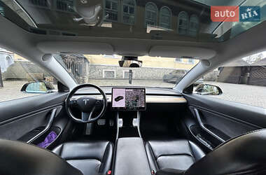 Седан Tesla Model 3 2018 в Львове