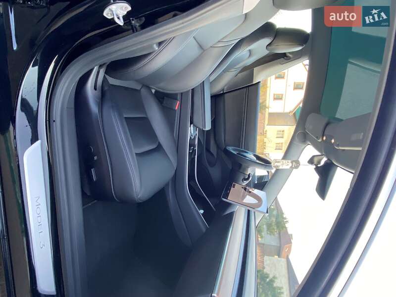 Седан Tesla Model 3 2019 в Одесі