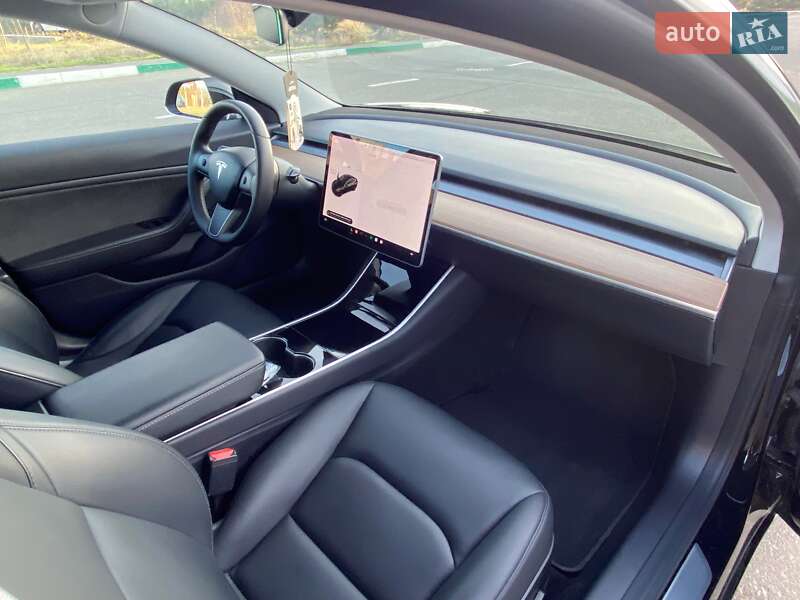 Седан Tesla Model 3 2019 в Одесі