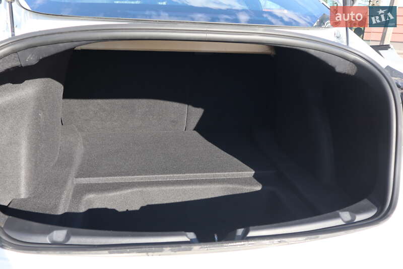 Седан Tesla Model 3 2020 в Дрогобыче