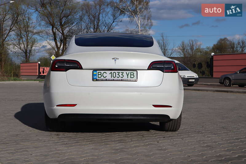 Седан Tesla Model 3 2020 в Дрогобыче