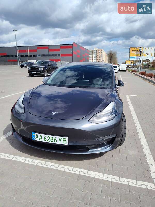 Tesla Model 3 2019