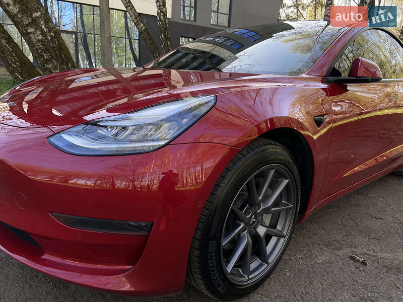 Седан Tesla Model 3 2020 в Тернополе