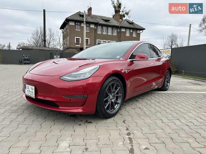 Седан Tesla Model 3 2018 в Черновцах