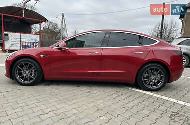 Седан Tesla Model 3 2018 в Чернівцях