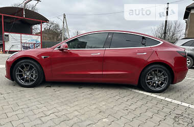 Седан Tesla Model 3 2018 в Черновцах