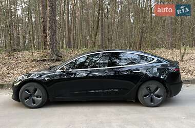 Седан Tesla Model 3 2019 в Львове