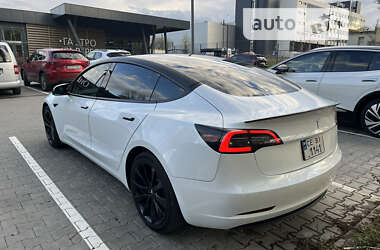 Седан Tesla Model 3 2020 в Черновцах