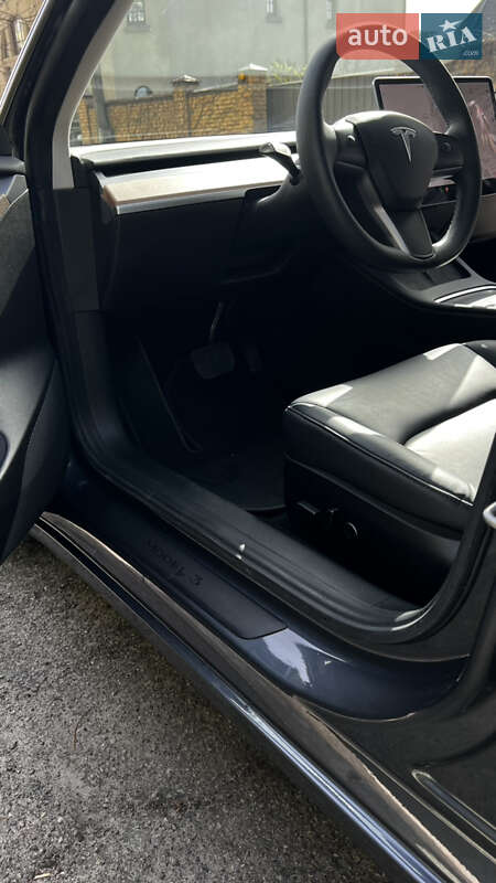 Седан Tesla Model 3 2022 в Киеве