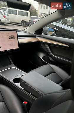 Седан Tesla Model 3 2022 в Києві