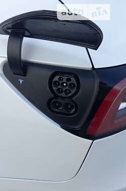 Седан Tesla Model 3 2019 в Николаеве