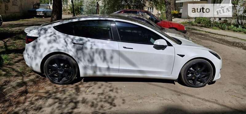 Седан Tesla Model 3 2019 в Черновцах