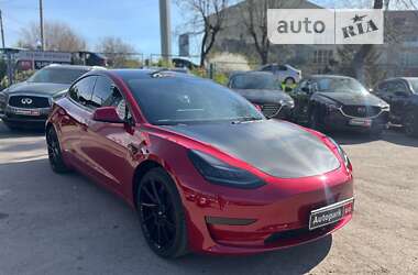 Седан Tesla Model 3 2018 в Виннице