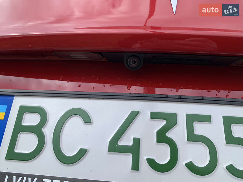 Седан Tesla Model 3 2021 в Львове