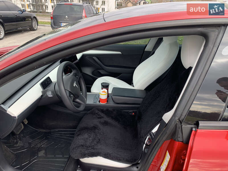 Седан Tesla Model 3 2021 в Львове