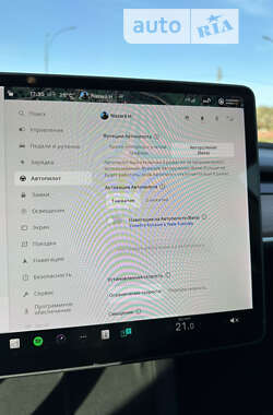 Седан Tesla Model 3 2021 в Снятине