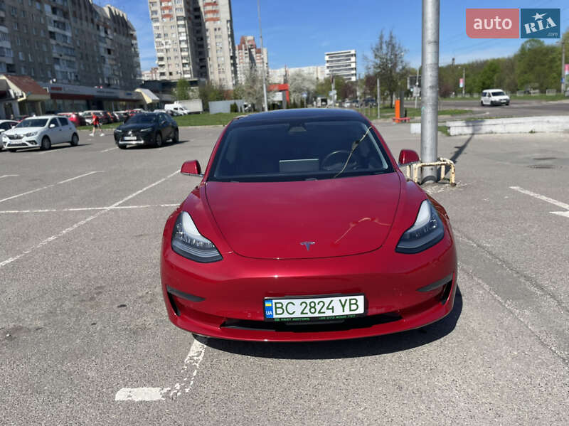 Седан Tesla Model 3 2018 в Львові