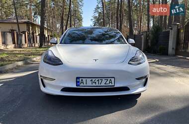 Седан Tesla Model 3 2022 в Киеве