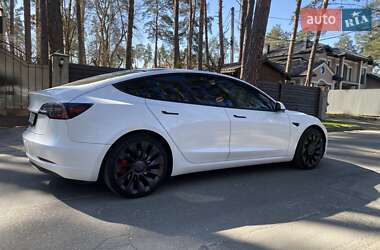 Седан Tesla Model 3 2022 в Киеве