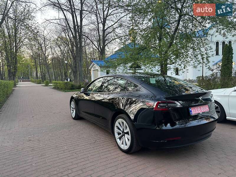 Седан Tesla Model 3 2022 в Києві