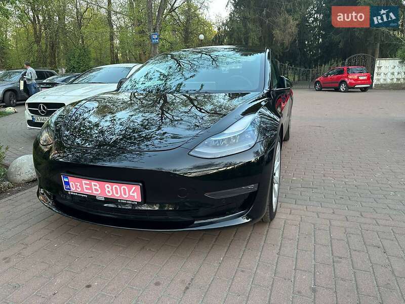 Седан Tesla Model 3 2022 в Києві