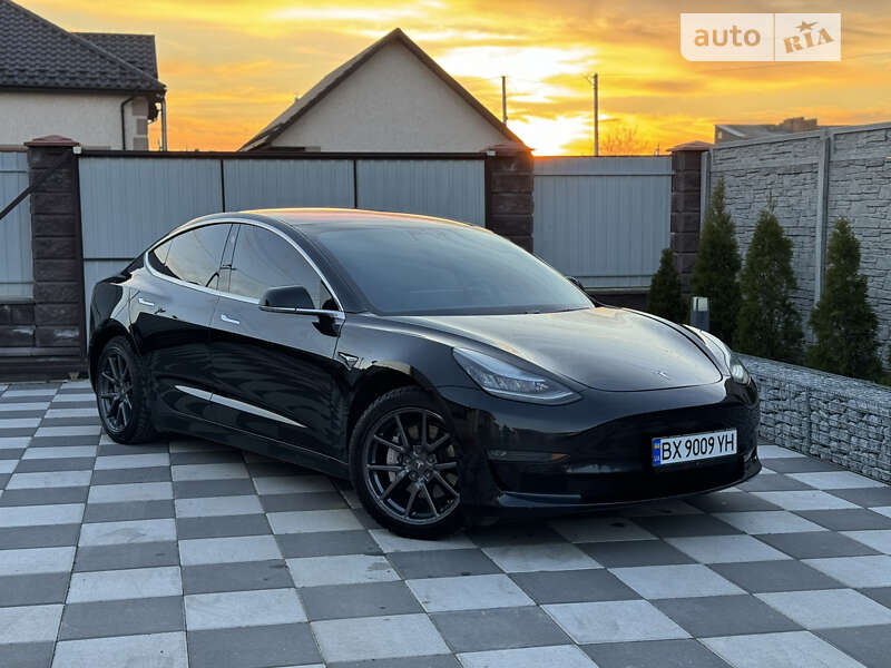 Седан Tesla Model 3 2018 в Летичіві