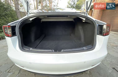 Седан Tesla Model 3 2018 в 