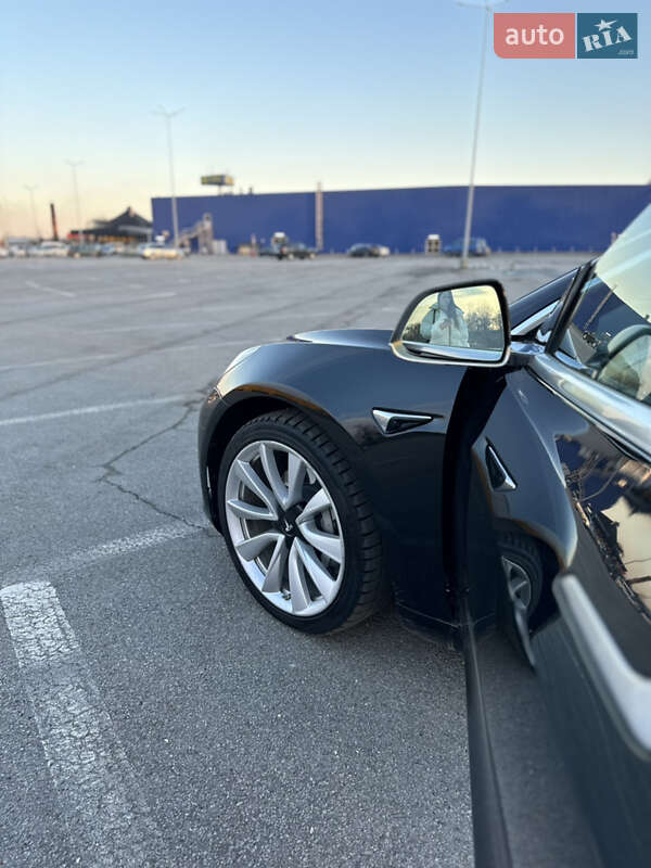 Седан Tesla Model 3 2019 в Киеве фото 4 Седан Tesla Model 3 2019 в Киеве