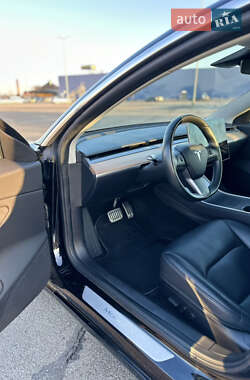 Седан Tesla Model 3 2019 в Киеве
