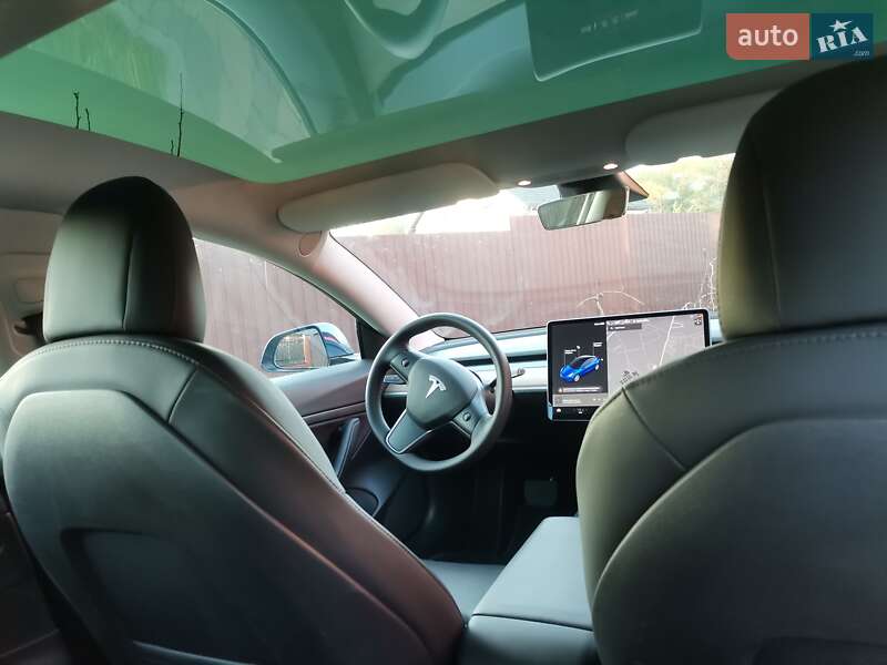 Седан Tesla Model 3 2021 в Вінниці