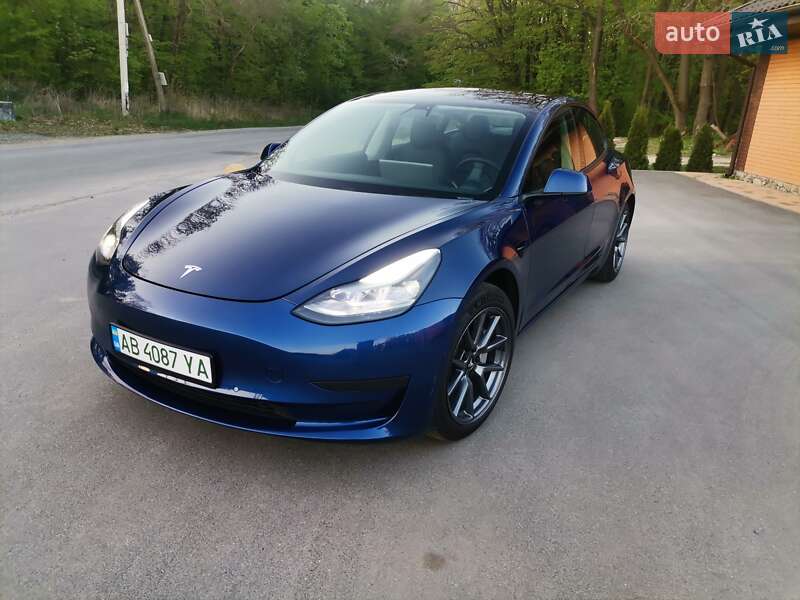Седан Tesla Model 3 2021 в Виннице