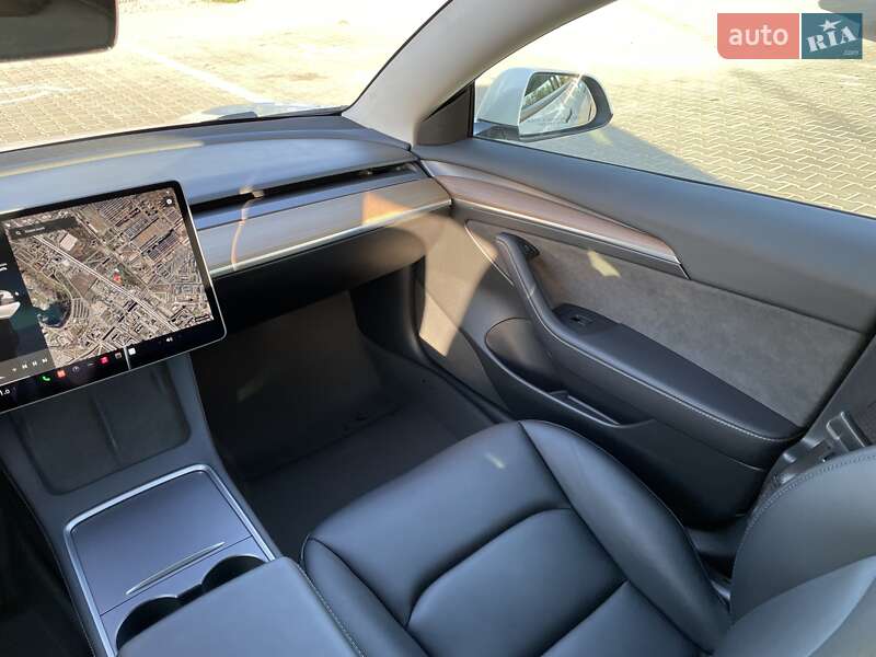 Седан Tesla Model 3 2021 в Кременчуге